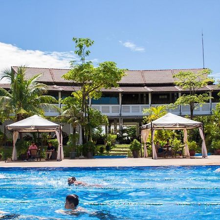 แคมโบเดียนคันทรีคลับ Hotel พนมเปญ ภายนอก รูปภาพ