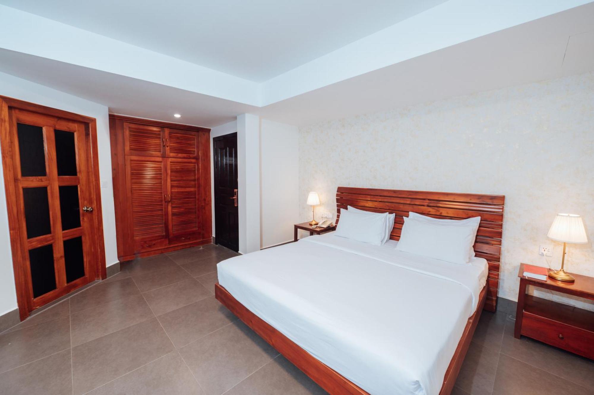 แคมโบเดียนคันทรีคลับ Hotel พนมเปญ ภายนอก รูปภาพ