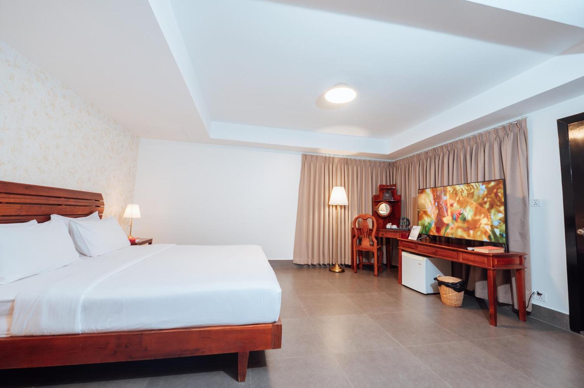 แคมโบเดียนคันทรีคลับ Hotel พนมเปญ ภายนอก รูปภาพ